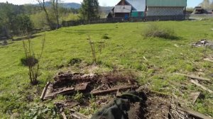 Скупили весь пиломатериал на пилораме. Привезли дрова. Садим огород