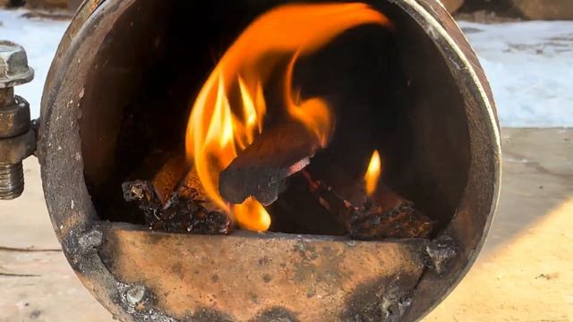 Мини печь на дровах из огнетушителя!Легкая,эффективна смотреть онлайн