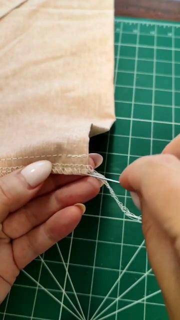 Как закрепить оверлочную строчку. Не нашла у себя иглу