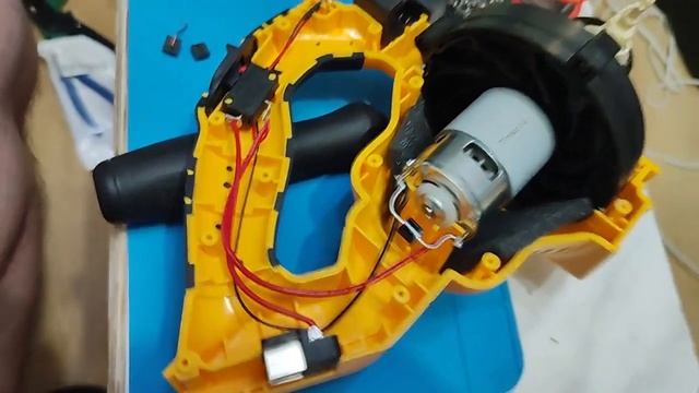Аккумуляторный пылесос DeWalt dcv501LN реплика, что внутри? смотреть онлайн