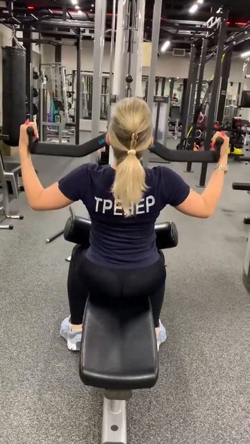 Тяга верхнего нижнего блока #shorts #fitness смотреть онлайн