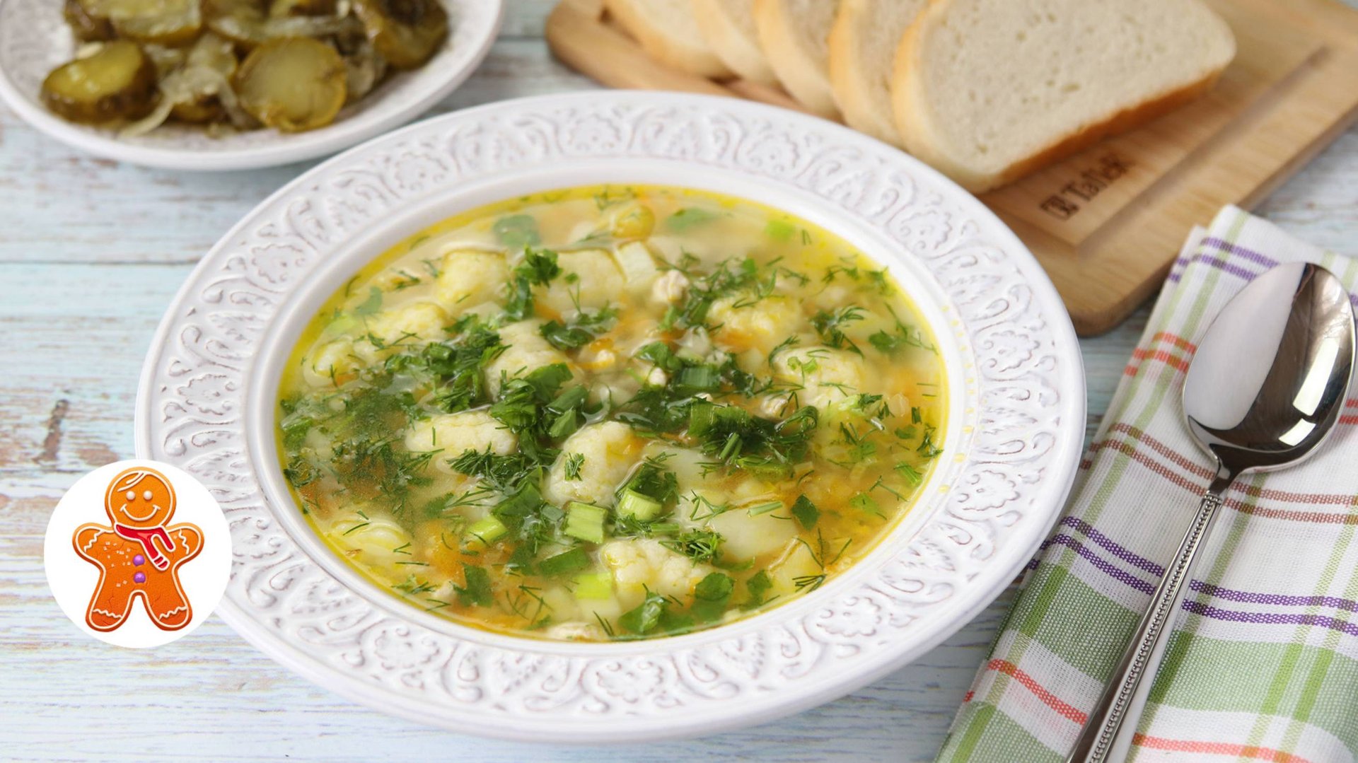 Быстрый куриный суп с манными клецками