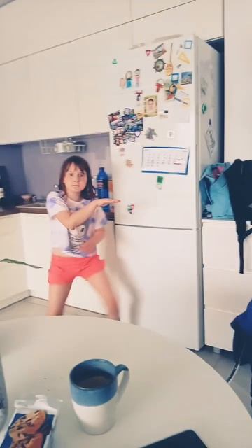 холодильник,и два фиксика внутри#lol#shorts смотреть онлайн