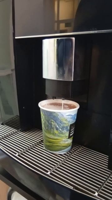 КОФЕМАШИНА ГОТОВИТ МНЕ МОЛОЧНЫЙ ШОКОЛАД! смотреть онлайн