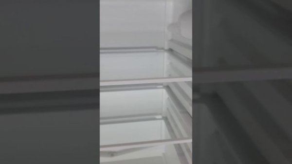 Холодильник с морозильником Indesit TIA 14 белый