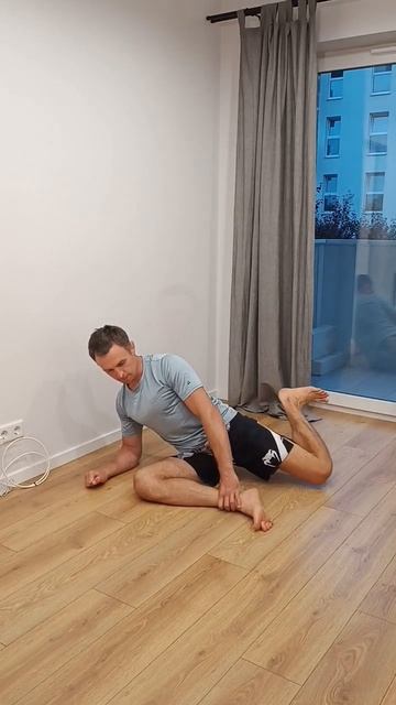 Упражнения для ТАЗОБЕДРЕННЫХ СУСТАВОВ #mobility #yoga #тбс #с смотреть онлайн