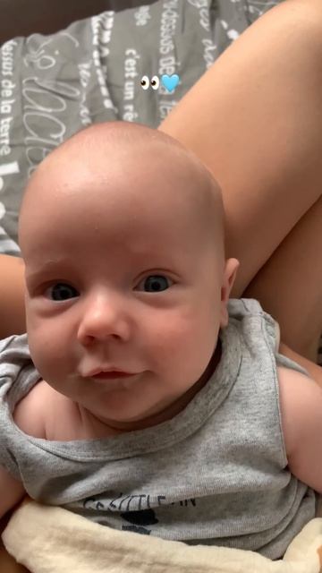 Самая красивая улыбка 🤍 #материнство #семья смотреть онлайн