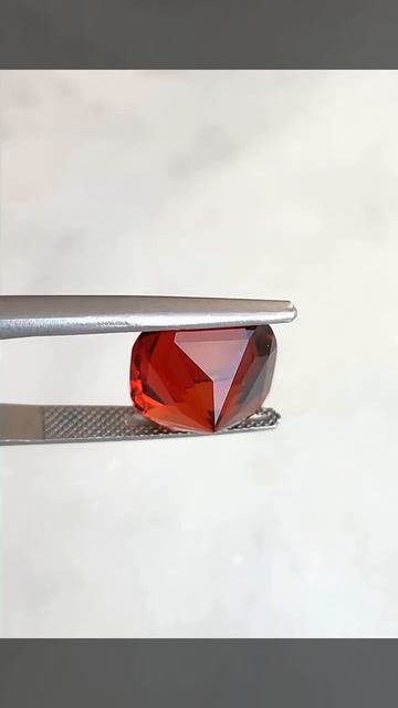 Гранат спессартин Кушон 11,77 ct.Переходите в телеграм-ка смотреть онлайн