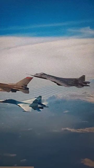 пилоты России показали где дверь в небе есть #shorts #ez смотреть онлайн