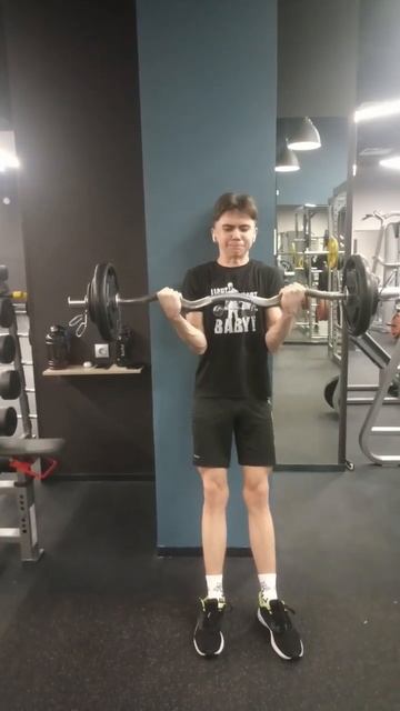 1 взрослый #gym #качалка #спорт #школьник #тяжелаяатлетик смотреть онлайн