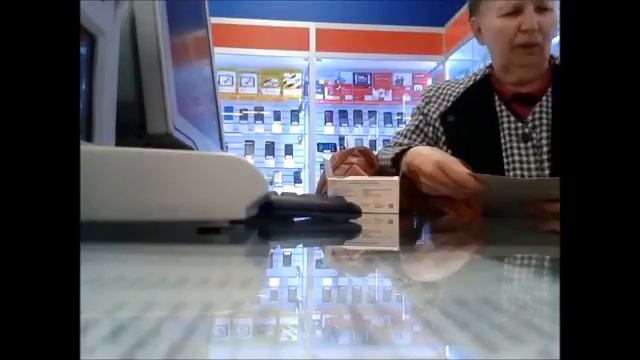 Бабуля в салоне сотовой связи. смотреть онлайн