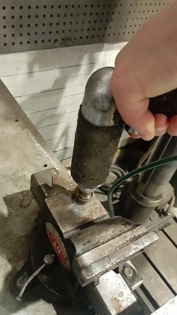 Опробование без пружинного клепального молотка)) смотреть онлайн