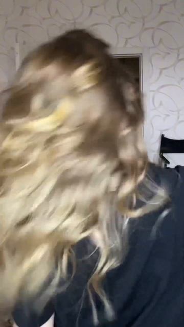 Простая укладка на плойку , за 5 минут 🫶🏼 #beautyartist #makeup смотреть онлайн