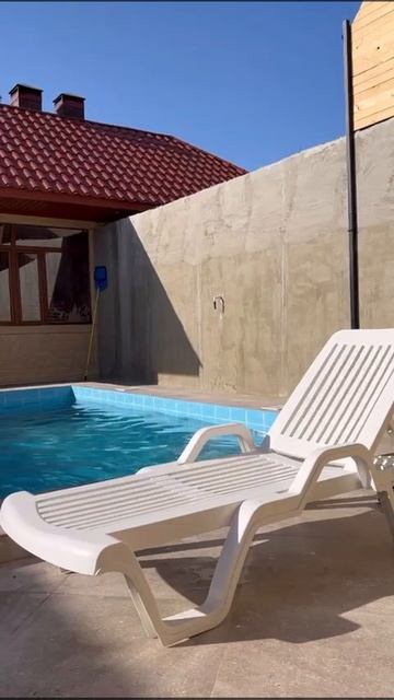 коттедж с бассейном на берегу моря смотреть онлайн