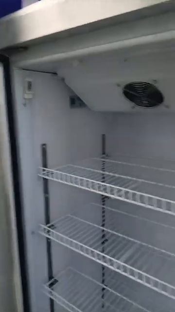 Двухдверный витринный холодильник для напитков (моде? смотреть онлайн