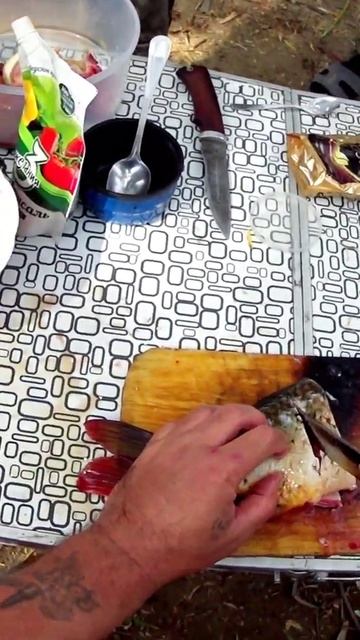 РЫБАЛКА НА РЕЧКИ//Маленький помощник выростет рыбаком смотреть онлайн