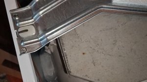 снятие болтов стиральной машины и осмотр места устано