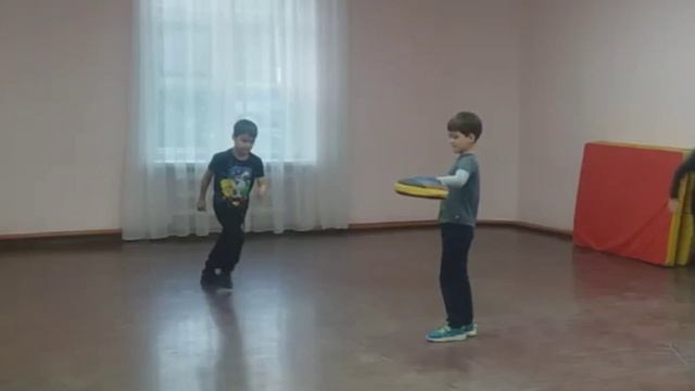 На тренировке по рукопашке