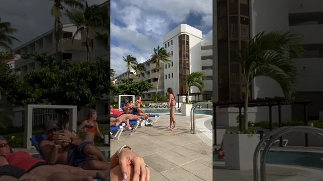 У бассейна смотреть онлайн