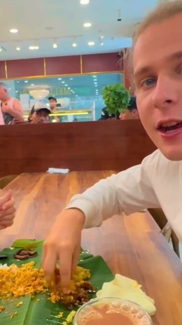 Ем руками 🙌🏼 пробывали такое? смотреть онлайн