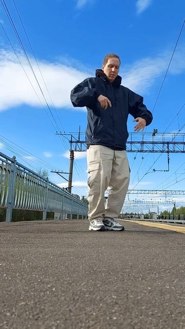 Йоу как дела! Учимся танцевать хип-хоп. Подписывайся что бы не пропустить! #хипхоп