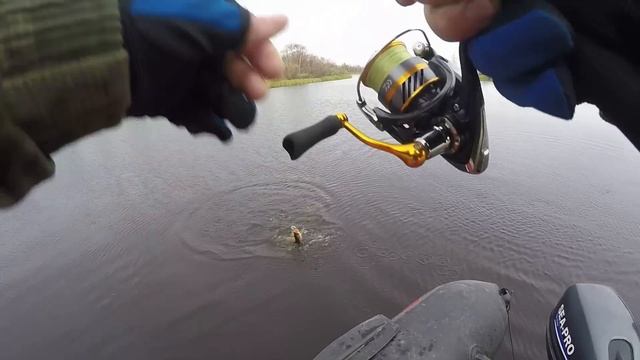 Рыбалка на р. Етыпур, щука на спиннинг, налим на закиду? смотреть онлайн