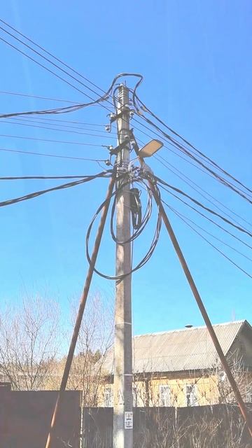 Спустя более двух лет фонарь на Советской в поселке Сн