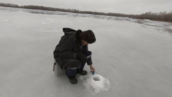 ЗИМНЯЯ РЫБАЛКА В САМАРЕ. ЯНВАРЬ 2025. ТРЕТИЙ ЗАТОН. РЕКА ?