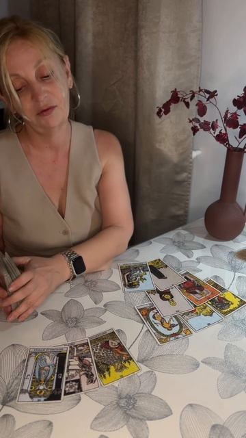 ТАРО РАСКЛАД СКОРПИОН. ЕЕ ОТНОШЕНИЕ К ВАМ В СЕНТЯБРЕ 202 смотреть онлайн