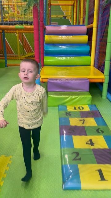 Володя в Family Park , ТЦ «Юбилейный», г. Хабаровск. Володе 3,9 года смотреть онлайн