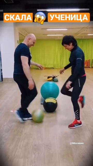 Выпни мяч быстро! 🔥🔥 #shortsvideo смотреть онлайн