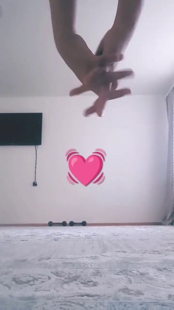 Кто взял меня за руку🤍 смотреть онлайн