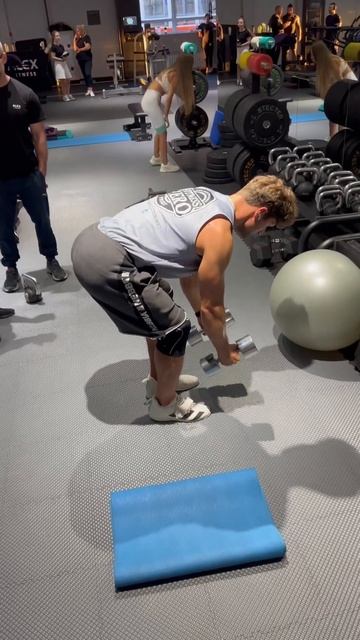 Горизонтальное отведение плеч стоя в наклоне 10кг*20 смотреть онлайн