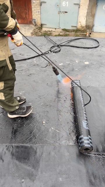 РЕМОНТ ГАРАЖА👷🏻♂️#кровля #гидроизоляция #стройка смотреть онлайн