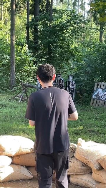 БРОСАЕМ ГРАНАТУ🔥 #москва #граната #shorts смотреть онлайн