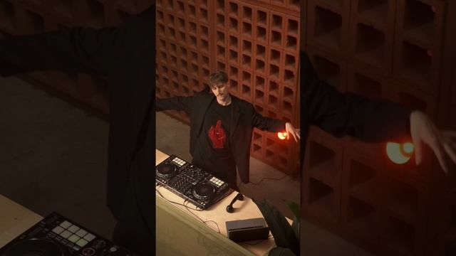 💃 Когда бит сам двигает тело #funkyhouse #groovyhouse #jazzhouse #dj #djmix смотреть онлайн