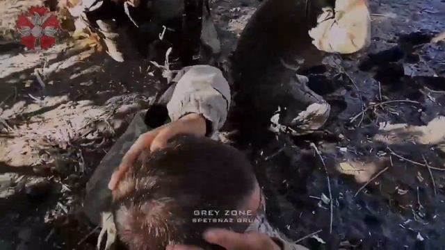 Захват украинских пленных разведгруппой 10 й обрСпН ГРУ России смотреть онлайн