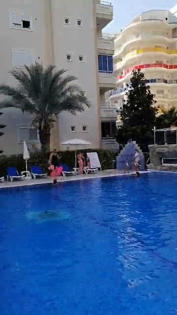 Бассейн Атлас. 01.08.23. Марианна сама плавает. 1 раз. (2) смотреть онлайн