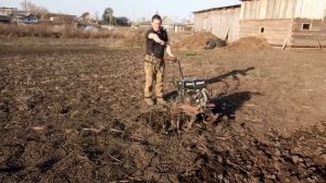 Как лучше культивировать(пахать) землю мотоблоком. Эволюция фрез мотоблока "ОКА". Три вида фрез.