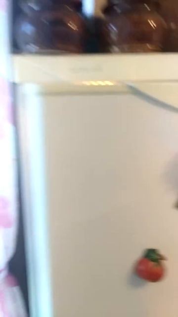 Открыл холодильник, а там?! смотреть онлайн