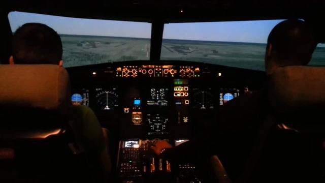 Тренажер А320. AIRBUS A320. FLIGHT DECK. COCKPIT.