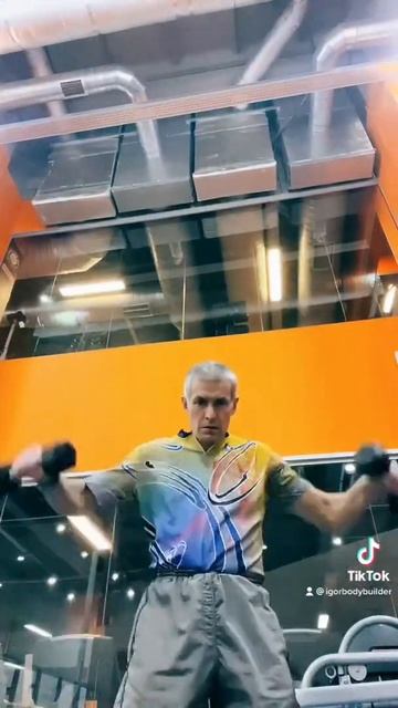 Суперсет для плечей с гантелями 4.12.21год! Ускоренная съ смотреть онлайн
