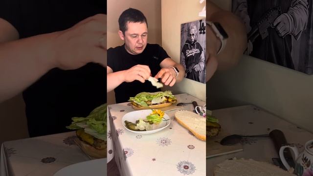 Мега-супер бургер🍔 смотреть онлайн