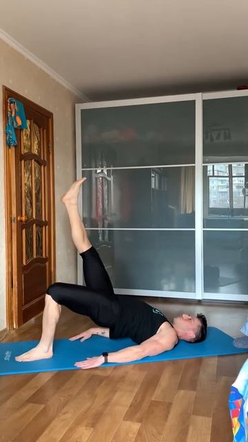 Ягодичный мост на 1 ноге смотреть онлайн