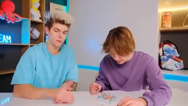 ПРОБУЕМ САМУЮ ОСТРУЮ И КИСЛУЮ ЕДУ В МИРЕ LM TIM смотреть онлайн