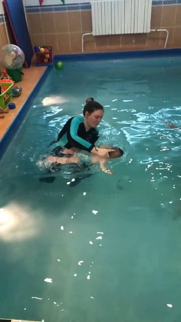 Грудничковое плавание) Амелия ныряет) индивидуальное смотреть онлайн