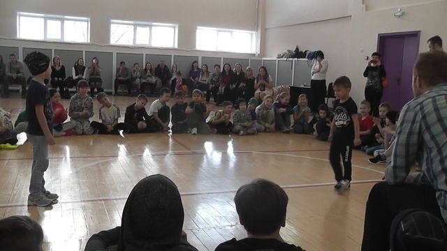 Камиль Vs Максим