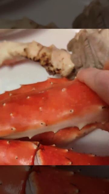 КАК ПРИГОТОВИТЬ, РАЗДЕЛЫВАТЬ И ЕСТЬ камчатского краба смотреть онлайн