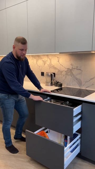 Выдвижные ящики под варочной поверхностью!