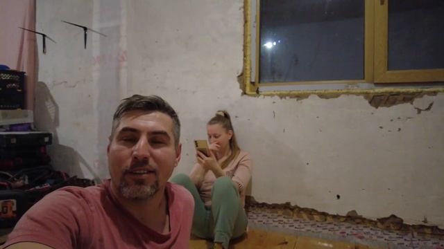 Строим стену. Жизнь в деревне после переезда. смотреть онлайн